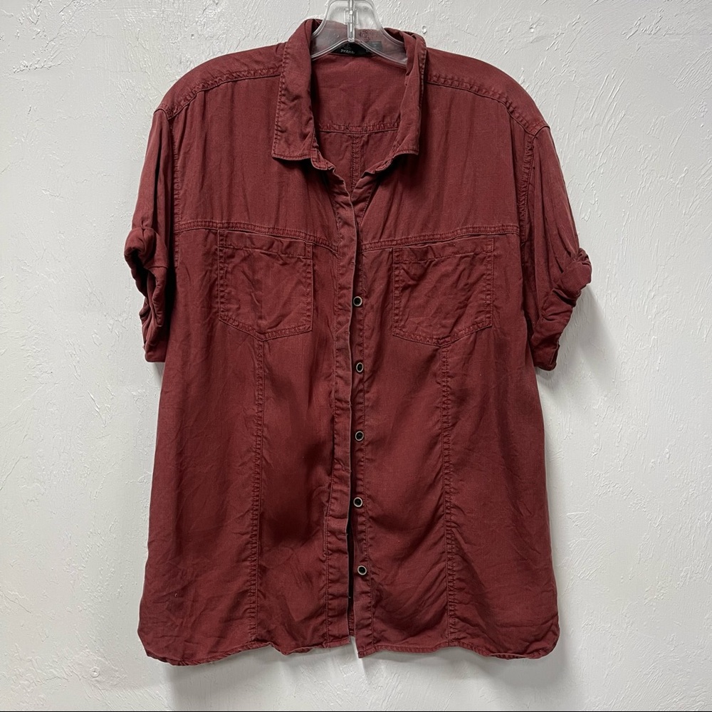 Women’s Button-Front Short Sleeve Shirt - Burgundy